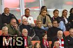 12.04.2025, Fussball 1. Bundesliga 2024/2025, 29. Spieltag,  FC Bayern Mnchen - Borussia Dortmund, in der Allianz-Arena Mnchen. Frustrierte Stimmung bei der Vereinsfhrung FC Bayern Mnchen, mit Ex-Vorstandsvorsitzender Karl-Heinz Rummenigge (FC Bayern Mnchen), Ehren-Prsident Uli Hoene (FC Bayern Mnchen, Hoeness), Geschftsfhrer Michael Diederich (FC Bayern Mnchen), Sportvorstand Max Eberl (Bayern Mnchen), 

