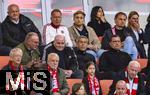 12.04.2025, Fussball 1. Bundesliga 2024/2025, 29. Spieltag,  FC Bayern Mnchen - Borussia Dortmund, in der Allianz-Arena Mnchen. Frustrierte Stimmung bei der Vereinsfhrung FC Bayern Mnchen, mit Ex-Vorstandsvorsitzender Karl-Heinz Rummenigge (FC Bayern Mnchen), Ehren-Prsident Uli Hoene (FC Bayern Mnchen, Hoeness), Geschftsfhrer Michael Diederich (FC Bayern Mnchen), Sportvorstand Max Eberl (Bayern Mnchen), 

