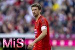 12.04.2025, Fussball 1. Bundesliga 2024/2025, 29. Spieltag,  FC Bayern Mnchen - Borussia Dortmund, in der Allianz-Arena Mnchen. Thomas Mller (FC Bayern Mnchen) nachdenklich 