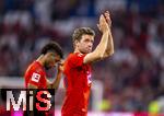 12.04.2025, Fussball 1. Bundesliga 2024/2025, 29. Spieltag,  FC Bayern Mnchen - Borussia Dortmund, in der Allianz-Arena Mnchen. Trauriger Abgang der Bayern nach der Punkteteilung. Thomas Mller (FC Bayern Mnchen) 