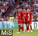 12.04.2025, Fussball 1. Bundesliga 2024/2025, 29. Spieltag,  FC Bayern Mnchen - Borussia Dortmund, in der Allianz-Arena Mnchen. v.li: Leon Goretzka (FC Bayern Mnchen), Thomas Mller (FC Bayern Mnchen), Eric Dier (FC Bayern Mnchen) nachdenklich 