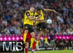 12.04.2025, Fussball 1. Bundesliga 2024/2025, 29. Spieltag,  FC Bayern Mnchen - Borussia Dortmund, in der Allianz-Arena Mnchen. v.li: Waldemar Anton (Borussia Dortmund) und Felix Nmecha (Borussia Dortmund) 