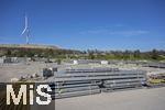 12.04.2025, Fussball 1. Bundesliga 2024/2025, 29. Spieltag,  FC Bayern Mnchen - Borussia Dortmund, in der Allianz-Arena Mnchen.  Am Busparkplatz ist derzeit Baustelle, denn fr das kommende Championsleague-Finale im Mai werden Hallen aufgebaut, Medien, TV und VIP-Gebude fr das Finale entstehen dort.