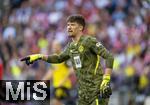 12.04.2025, Fussball 1. Bundesliga 2024/2025, 29. Spieltag,  FC Bayern Mnchen - Borussia Dortmund, in der Allianz-Arena Mnchen. Torwart Gregor Kobel (Borussia Dortmund) 