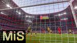 12.04.2025, Fussball 1. Bundesliga 2024/2025, 29. Spieltag,  FC Bayern Mnchen - Borussia Dortmund, in der Allianz-Arena Mnchen. Torwart Gregor Kobel (Borussia Dortmund) schaut dem Ball nach der an die Latte kracht 