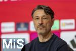 12.04.2025, Fussball 1. Bundesliga 2024/2025, 29. Spieltag,  FC Bayern Mnchen - Borussia Dortmund, in der Allianz-Arena Mnchen. Trainer Niko Kovac (Borussia Dortmund) nachdenklich bei der PK