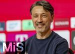12.04.2025, Fussball 1. Bundesliga 2024/2025, 29. Spieltag,  FC Bayern Mnchen - Borussia Dortmund, in der Allianz-Arena Mnchen. Trainer Niko Kovac (Borussia Dortmund) auf der PK