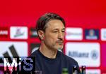 12.04.2025, Fussball 1. Bundesliga 2024/2025, 29. Spieltag,  FC Bayern Mnchen - Borussia Dortmund, in der Allianz-Arena Mnchen. Trainer Niko Kovac (Borussia Dortmund) nachdenklich bei der PK