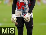 12.04.2025, Fussball 1. Bundesliga 2024/2025, 29. Spieltag,  FC Bayern Mnchen - Borussia Dortmund, in der Allianz-Arena Mnchen. Torwart Leon Klanac (Bayern Mnchen) beim Aufwrmen.