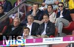 12.04.2025, Fussball 1. Bundesliga 2024/2025, 29. Spieltag,  FC Bayern Mnchen - Borussia Dortmund, in der Allianz-Arena Mnchen.  Ex-DFB-Schiedsrichter Wolfgang Stark (mitte) neben Wolfgang Niersbach,  