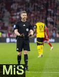12.04.2025, Fussball 1. Bundesliga 2024/2025, 29. Spieltag,  FC Bayern Mnchen - Borussia Dortmund, in der Allianz-Arena Mnchen.  Schiedsrichter Tobias Welz 