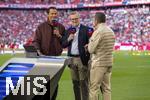 12.04.2025, Fussball 1. Bundesliga 2024/2025, 29. Spieltag,  FC Bayern Mnchen - Borussia Dortmund, in der Allianz-Arena Mnchen.  v.li: Sebastian Hellmann, Vorstandsvorsitzender Jan-Christian Dreesen (FC Bayern Mnchen), Lothar Matthus bei SKY.-Sport 