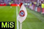 12.04.2025, Fussball 1. Bundesliga 2024/2025, 29. Spieltag,  FC Bayern Mnchen - Borussia Dortmund, in der Allianz-Arena Mnchen.  Eckfahne mit dem Logo des FC Bayern 