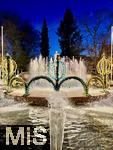 16.04.2025,  Osterfest, mit OSTERBRUNNENFEST in Bad Wrishofen im Allgu, Viele wunderschn verzierte Osterbrunnen knnen die Gste rund um Ostern 2025 in der Kneipp-Kurstadt bewundern.  Hier der Kneipp-Brunnen am Sebastian-Kneipp-Denkmal am Denkmalplatz. 
