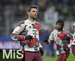 16.04.2025,  Fussball UEFA Championsleague 2024/2025: Viertelfinale Rckspiel, Inter Mailand - FC Bayern Mnchen, im Giuseppe Meazza Stadion (Mailand), Thomas Mller (FC Bayern Mnchen) beim Warmlaufen

