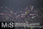 16.04.2025,  Fussball UEFA Championsleague 2024/2025: Viertelfinale Rckspiel, Inter Mailand - FC Bayern Mnchen, im Giuseppe Meazza Stadion (Mailand), Die Bayern Fans feuern ihre Mannschaft an

