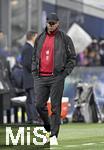 16.04.2025,  Fussball UEFA Championsleague 2024/2025: Viertelfinale Rckspiel, Inter Mailand - FC Bayern Mnchen, im Giuseppe Meazza Stadion (Mailand), Trainer Vincent Kompany (FC Bayern Mnchen) nachdenklich.

