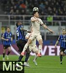 16.04.2025,  Fussball UEFA Championsleague 2024/2025: Viertelfinale Rckspiel, Inter Mailand - FC Bayern Mnchen, im Giuseppe Meazza Stadion (Mailand), v.l. Marcus Thuram (Inter Mailand) gegen Min-jae Kim (Bayern Mnchen, Minjae Kim) 

