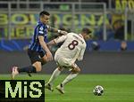 16.04.2025,  Fussball UEFA Championsleague 2024/2025: Viertelfinale Rckspiel, Inter Mailand - FC Bayern Mnchen, im Giuseppe Meazza Stadion (Mailand), v.l. Lautaro Martinez (Inter Mailand) gegen Leon Goretzka (FC Bayern Mnchen) 

