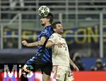 16.04.2025,  Fussball UEFA Championsleague 2024/2025: Viertelfinale Rckspiel, Inter Mailand - FC Bayern Mnchen, im Giuseppe Meazza Stadion (Mailand), v.l. Francesco Acerbi (Inter Mailand) gegen Thomas Mller (FC Bayern Mnchen) 

