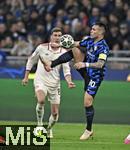 16.04.2025,  Fussball UEFA Championsleague 2024/2025: Viertelfinale Rckspiel, Inter Mailand - FC Bayern Mnchen, im Giuseppe Meazza Stadion (Mailand), v.l. Leon Goretzka (FC Bayern Mnchen) gegen Lautaro Martinez (Inter Mailand) 

