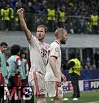 16.04.2025,  Fussball UEFA Championsleague 2024/2025: Viertelfinale Rckspiel, Inter Mailand - FC Bayern Mnchen, im Giuseppe Meazza Stadion (Mailand), Torjubel von Harry Kane (FC Bayern Mnchen) und Konrad Laimer (FC Bayern Mnchen) 

