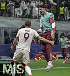16.04.2025,  Fussball UEFA Championsleague 2024/2025: Viertelfinale Rckspiel, Inter Mailand - FC Bayern Mnchen, im Giuseppe Meazza Stadion (Mailand), Torjubel v.l. Harry Kane (FC Bayern Mnchen) und Aleksandar Pavlovic (Bayern Mnchen)  

