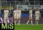 16.04.2025,  Fussball UEFA Championsleague 2024/2025: Viertelfinale Rckspiel, Inter Mailand - FC Bayern Mnchen, im Giuseppe Meazza Stadion (Mailand), v.l. Harry Kane (FC Bayern Mnchen), Leon Goretzka (FC Bayern Mnchen), Min-jae Kim (Bayern Mnchen, Minjae Kim) , Josip Stanisic (Bayern Mnchen) und Joshua Kimmich (FC Bayern Mnchen) nachdenklich.

