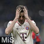 16.04.2025,  Fussball UEFA Championsleague 2024/2025: Viertelfinale Rckspiel, Inter Mailand - FC Bayern Mnchen, im Giuseppe Meazza Stadion (Mailand), Thomas Mller (FC Bayern Mnchen) ist traurig

