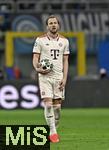 16.04.2025,  Fussball UEFA Championsleague 2024/2025: Viertelfinale Rckspiel, Inter Mailand - FC Bayern Mnchen, im Giuseppe Meazza Stadion (Mailand), Harry Kane (FC Bayern Mnchen) mit Ball.

