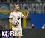 16.04.2025,  Fussball UEFA Championsleague 2024/2025: Viertelfinale Rckspiel, Inter Mailand - FC Bayern Mnchen, im Giuseppe Meazza Stadion (Mailand), Harry Kane (FC Bayern Mnchen) mit Ball.

