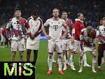 16.04.2025,  Fussball UEFA Championsleague 2024/2025: Viertelfinale Rckspiel, Inter Mailand - FC Bayern Mnchen, im Giuseppe Meazza Stadion (Mailand),v.l. Min-jae Kim (Bayern Mnchen, Minjae Kim), Sacha Boey (FC Bayern Mnchen), Harry Kane (FC Bayern Mnchen), Leon Goretzka (FC Bayern Mnchen), Konrad Laimer (FC Bayern Mnchen) sind traurig

