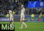 16.04.2025,  Fussball UEFA Championsleague 2024/2025: Viertelfinale Rckspiel, Inter Mailand - FC Bayern Mnchen, im Giuseppe Meazza Stadion (Mailand), v.l. Kingsley Coman (FC Bayern Mnchen) und Eric Dier (FC Bayern Mnchen) sind enttuscht

