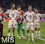 16.04.2025,  Fussball UEFA Championsleague 2024/2025: Viertelfinale Rckspiel, Inter Mailand - FC Bayern Mnchen, im Giuseppe Meazza Stadion (Mailand), Frust nach dem, Ausscheiden, Thomas Mller (FC Bayern Mnchen), Joshua Kimmich (FC Bayern Mnchen) Leon Klanac (Bayern Mnchen), Raphael Guerreiro (FC Bayern Mnchen) 