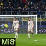 16.04.2025,  Fussball UEFA Championsleague 2024/2025: Viertelfinale Rckspiel, Inter Mailand - FC Bayern Mnchen, im Giuseppe Meazza Stadion (Mailand).  Trauriger Abgang, Leon Goretzka (FC Bayern Mnchen), Thomas Mller (FC Bayern Mnchen), 