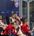16.04.2025,  Fussball UEFA Championsleague 2024/2025: Viertelfinale Rckspiel, Inter Mailand - FC Bayern Mnchen, im Giuseppe Meazza Stadion (Mailand). re: Torwart Manuel Neuer (FC Bayern Mnchen) auf der Bank wegen Verletzung. neben Torwart Daniel Peretz (FC Bayern Mnchen) und Leroy Sane (Bayern Mnchen) 