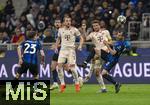 16.04.2025,  Fussball UEFA Championsleague 2024/2025: Viertelfinale Rckspiel, Inter Mailand - FC Bayern Mnchen, im Giuseppe Meazza Stadion (Mailand). Nicolo Barella (Inter Mailand), Harry Kane (FC Bayern Mnchen), Thomas Mller (FC Bayern Mnchen) Henrikh Mkhitaryan (Inter Mailand) 