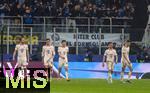 16.04.2025,  Fussball UEFA Championsleague 2024/2025: Viertelfinale Rckspiel, Inter Mailand - FC Bayern Mnchen, im Giuseppe Meazza Stadion (Mailand). Frust nach einem Gegentor, Harry Kane (FC Bayern Mnchen), Leon Goretzka (FC Bayern Mnchen), Min-jae Kim (Bayern Mnchen, Minjae Kim), Joshua Kimmich (FC Bayern Mnchen), Josip Stanisic (Bayern Mnchen) 