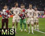 16.04.2025,  Fussball UEFA Championsleague 2024/2025: Viertelfinale Rckspiel, Inter Mailand - FC Bayern Mnchen, im Giuseppe Meazza Stadion (Mailand). Enttuschte Bayern nach dem Ausscheiden,  Thomas Mller (FC Bayern Mnchen), Joshua Kimmich (FC Bayern Mnchen), Raphael Guerreiro (FC Bayern Mnchen) 
