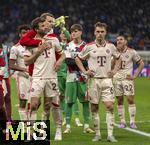 16.04.2025,  Fussball UEFA Championsleague 2024/2025: Viertelfinale Rckspiel, Inter Mailand - FC Bayern Mnchen, im Giuseppe Meazza Stadion (Mailand). Enttuschte Bayern nach dem Ausscheiden,  Thomas Mller (FC Bayern Mnchen), Torwart Manuel Neuer (FC Bayern Mnchen), Leon Klanac (Bayern Mnchen), Joshua Kimmich (FC Bayern Mnchen), Raphael Guerreiro (FC Bayern Mnchen) 