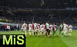 16.04.2025,  Fussball UEFA Championsleague 2024/2025: Viertelfinale Rckspiel, Inter Mailand - FC Bayern Mnchen, im Giuseppe Meazza Stadion (Mailand). Enttuschter Abgang der Bayern nach dem Ausscheiden