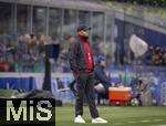 16.04.2025,  Fussball UEFA Championsleague 2024/2025: Viertelfinale Rckspiel, Inter Mailand - FC Bayern Mnchen, im Giuseppe Meazza Stadion (Mailand). Trainer Vincent Kompany (FC Bayern Mnchen) nachdenklich 