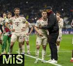 16.04.2025,  Fussball UEFA Championsleague 2024/2025: Viertelfinale Rckspiel, Inter Mailand - FC Bayern Mnchen, im Giuseppe Meazza Stadion (Mailand). Enttuschte Bayern nach dem Ausscheiden,  Thomas Mller (FC Bayern Mnchen), Joshua Kimmich (FC Bayern Mnchen) Trainer Vincent Kompany (FC Bayern Mnchen) 
