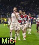 16.04.2025,  Fussball UEFA Championsleague 2024/2025: Viertelfinale Rckspiel, Inter Mailand - FC Bayern Mnchen, im Giuseppe Meazza Stadion (Mailand). Enttuschte Bayern nach dem Ausscheiden,  Harry Kane (FC Bayern Mnchen), Konrad Laimer (FC Bayern Mnchen), 