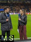 16.04.2025,  Fussball UEFA Championsleague 2024/2025: Viertelfinale Rckspiel, Inter Mailand - FC Bayern Mnchen, im Giuseppe Meazza Stadion (Mailand). li: Michael Ballack, re: Moderatorin Laura Wontorra am Spielfeldrand