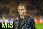 16.04.2025,  Fussball UEFA Championsleague 2024/2025: Viertelfinale Rckspiel, Inter Mailand - FC Bayern Mnchen, im Giuseppe Meazza Stadion (Mailand). Moderatorin Laura Wontorra am Spielfeldrand