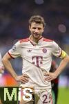 16.04.2025,  Fussball UEFA Championsleague 2024/2025: Viertelfinale Rckspiel, Inter Mailand - FC Bayern Mnchen, im Giuseppe Meazza Stadion (Mailand). Enttuschte Bayern nach dem Ausscheiden, Thomas Mller (FC Bayern Mnchen) bedankt sich mit Trnen in den Augen bei den Fans