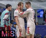 16.04.2025,  Fussball UEFA Championsleague 2024/2025: Viertelfinale Rckspiel, Inter Mailand - FC Bayern Mnchen, im Giuseppe Meazza Stadion (Mailand), Torjubel Harry Kane (mitte, FC Bayern Mnchen) mit Leon Goretzka (FC Bayern Mnchen), 