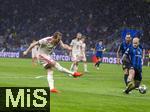 16.04.2025,  Fussball UEFA Championsleague 2024/2025: Viertelfinale Rckspiel, Inter Mailand - FC Bayern Mnchen, im Giuseppe Meazza Stadion (Mailand), Torschuss Harry Kane (FC Bayern Mnchen) zum 1:0