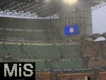 16.04.2025,  Fussball UEFA Championsleague 2024/2025: Viertelfinale Rckspiel, Inter Mailand - FC Bayern Mnchen, im Giuseppe Meazza Stadion (Mailand), Strmender Regen im Stadion vor dem Anpfiff.